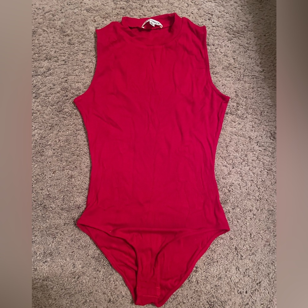Sleeveless bodysuit